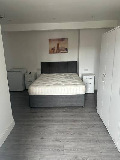 Double Ensuite Besides Jubilee Line at Nw!! Main Photo