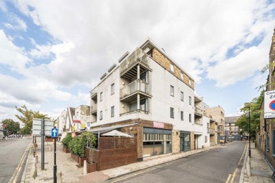 Penthouse flat Clapham North Main Photo