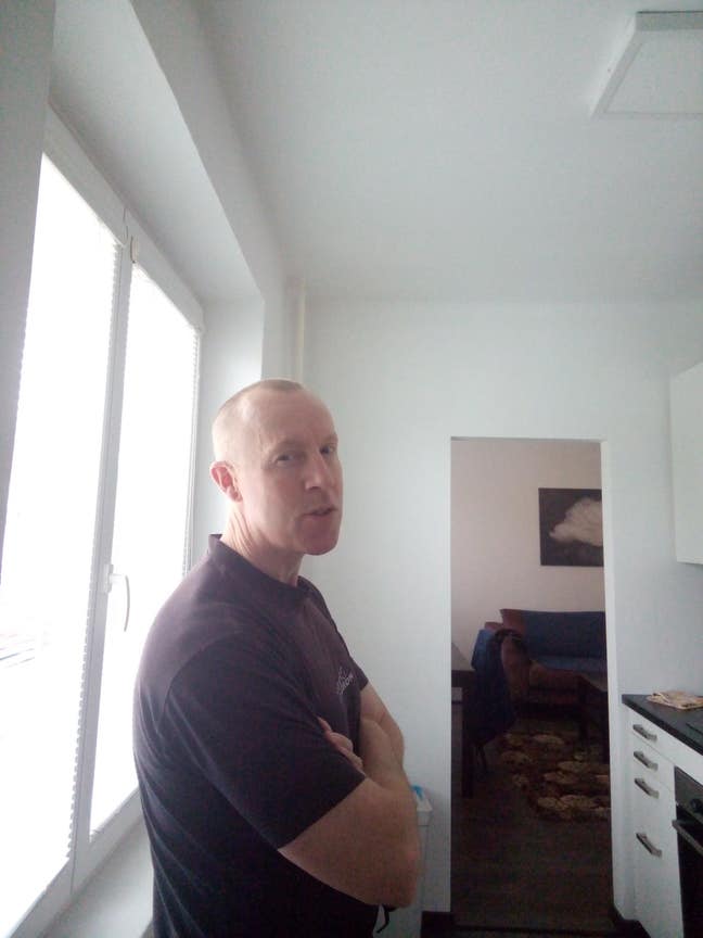 Looking for studio/ensuite/kitchenette Main Photo