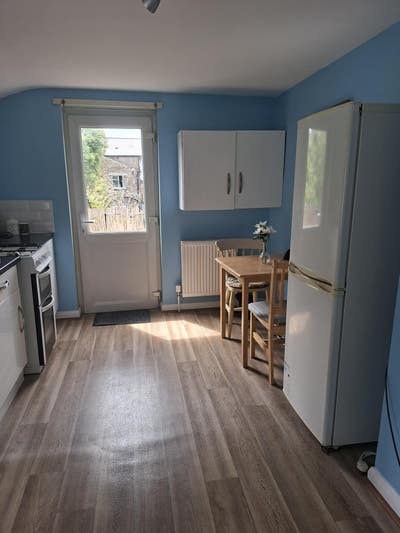 A  spacious double bedroom to let in Peckham Main Photo
