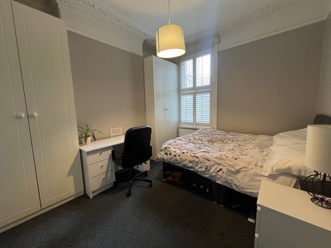 Double room in big house Clapham North  Main Photo