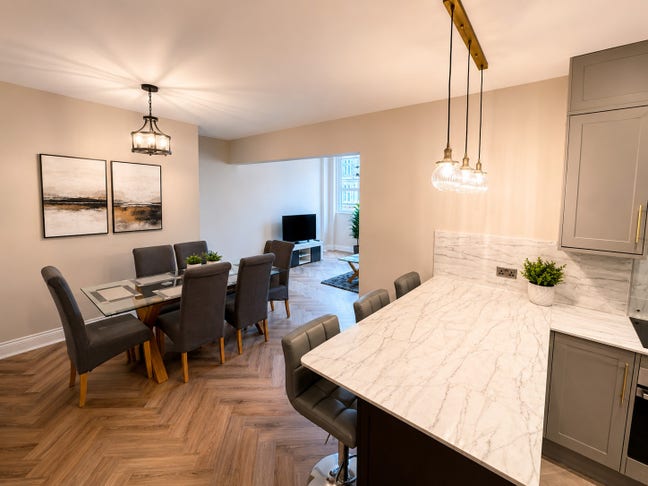 Superb Apartment In The Core Of Brighton Main Photo