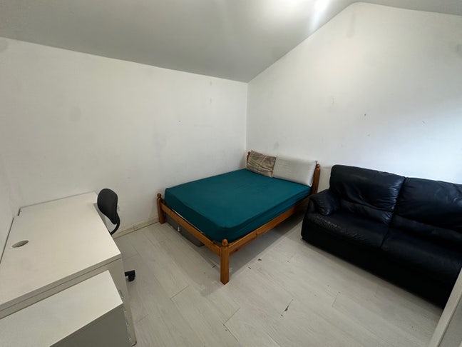 1 Bed Flat in Barking & Dagenham Main Photo
