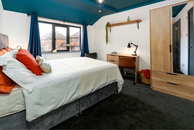Beautiful Ensuite Room | Bills Inc | Salford Main Photo
