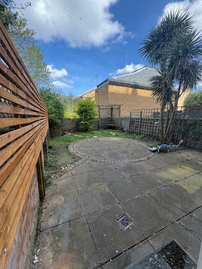 Rare availability- room to let at a charming 2 bed Main Photo