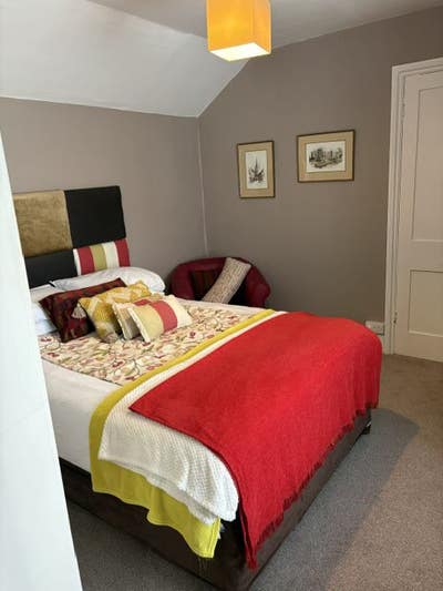 Double bedroom with ensuite bathroom.  Main Photo