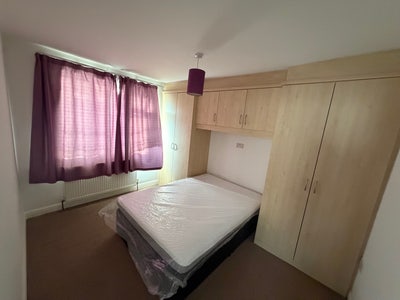 1 Double room available Immediately in Hounslow  Main Photo