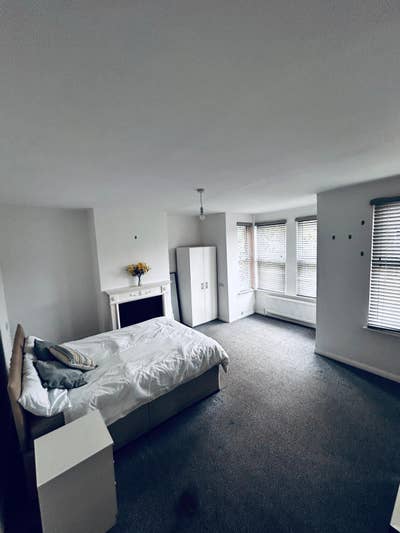 ✨ Spacious Double Rooms Available Main Photo