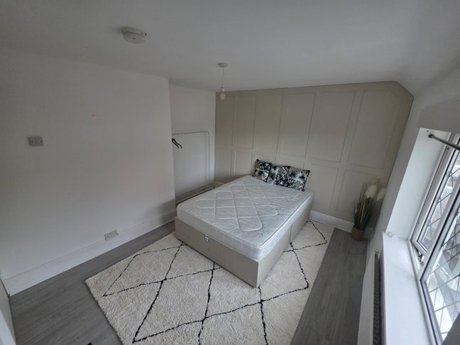 Enfield road Available  Main Photo