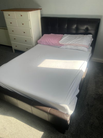 Room for rent Main Photo