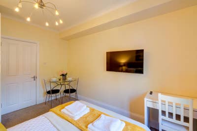 FREE Parking, Double Room in London Main Photo