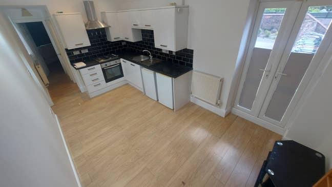 Modern 1 Bed Flat Now Available Main Photo