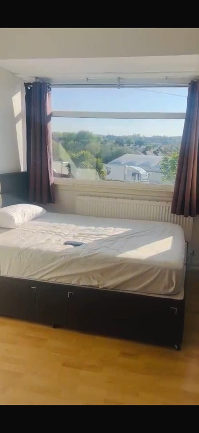 Master bedroom Available for Rent Main Photo