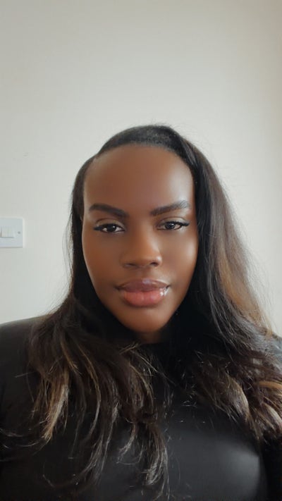 Professional Female | Looking for Apartment+Female Main Photo