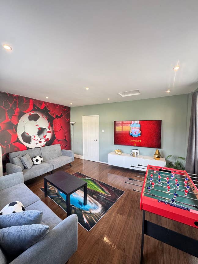 Liverpool Anfield Contractors House | Sleeps 8 Main Photo
