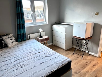 Nice Double Bedroom- Bermondsey/ London Bridge Main Photo
