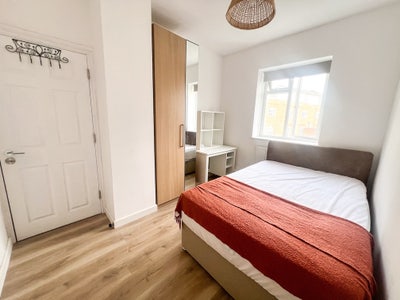 Bedroom in heart of London Bridge Main Photo