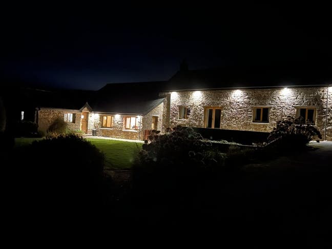 Double Room with En-Suite Bath in Converted Barn  Main Photo
