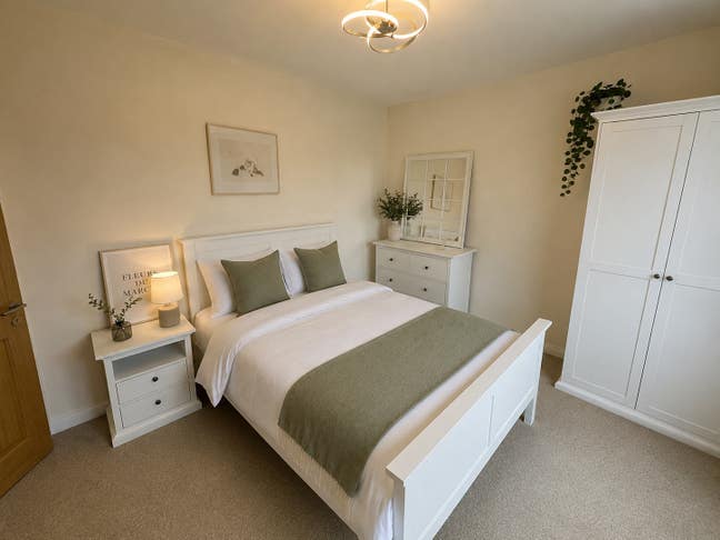 One Room Available | All Bills Included Main Photo