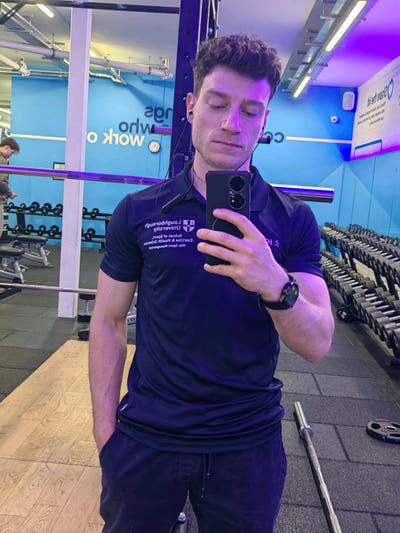 Hi, I’m Danny. I’m moving back to London ... Main Photo