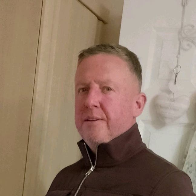 51 year old Male seeks a double room Main Photo