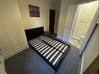 En-Suite Room in Boston Main Photo
