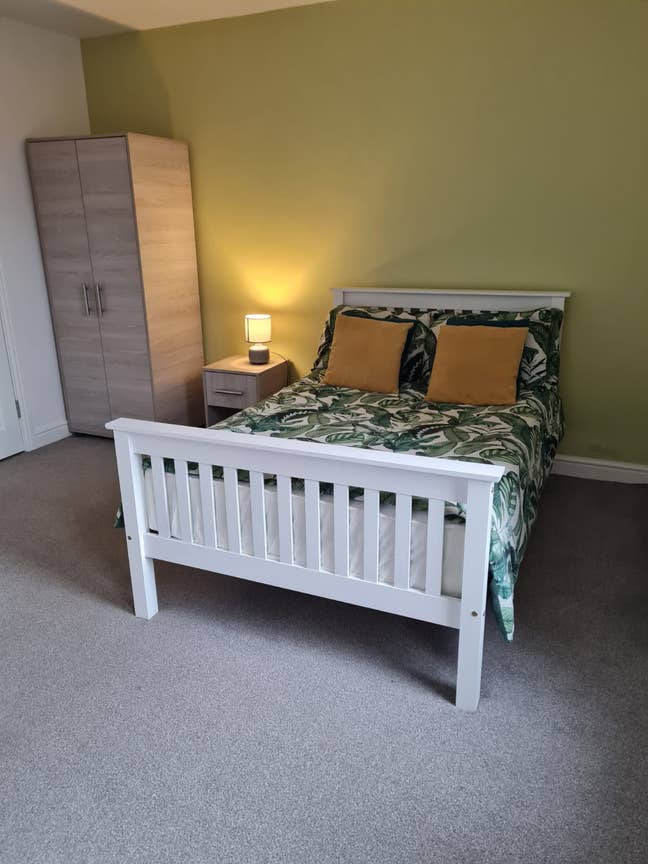 Room in Town Centre - Bills Included Main Photo