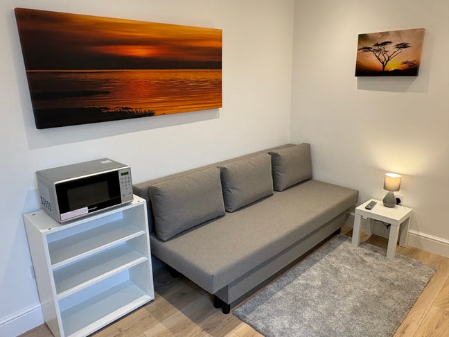 Modern Studio Main Photo