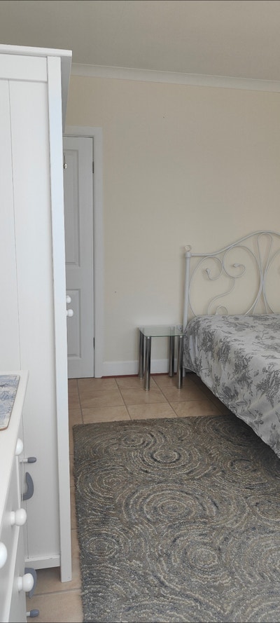 Large Bright Double Room in Mudeford  Main Photo