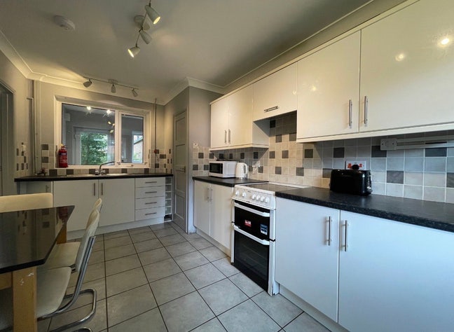 6 bed, 3 bath house available 1st Sept Main Photo