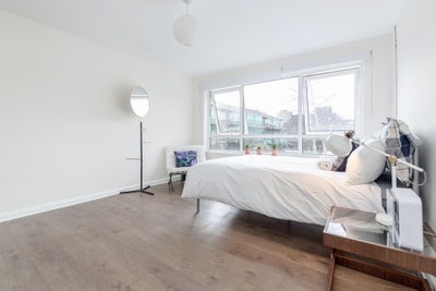 A Large Spare Room in Wimbledon Main Photo
