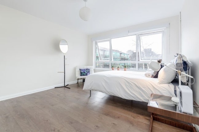 A Large Spare Room in Wimbledon Main Photo