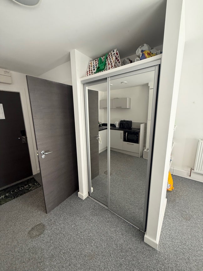 Platinum Studio - Tenancy Takeover Available  Main Photo