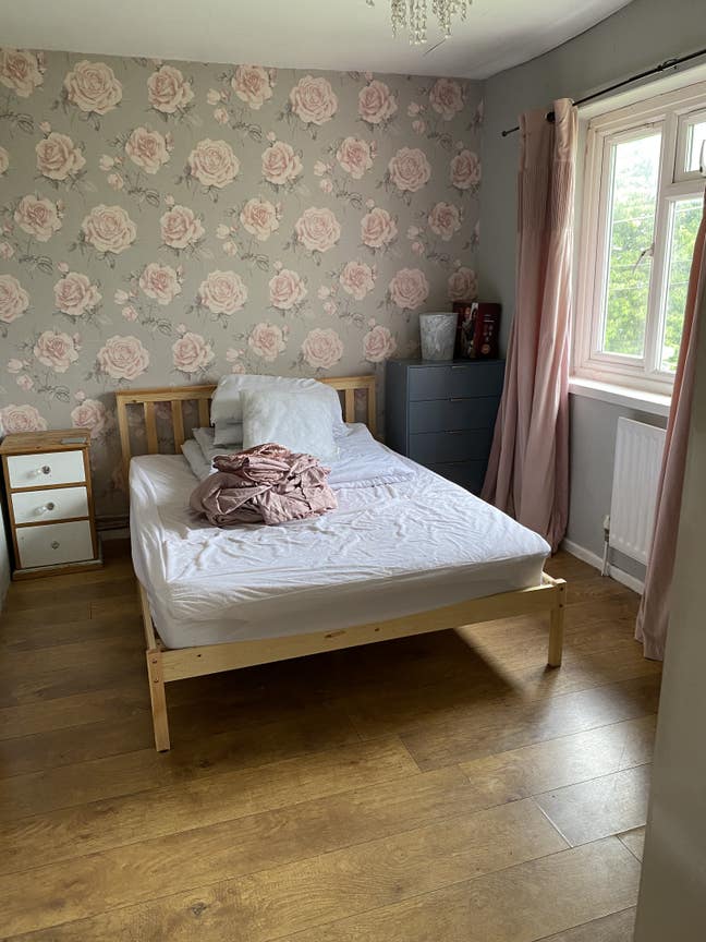 Large double room Main Photo