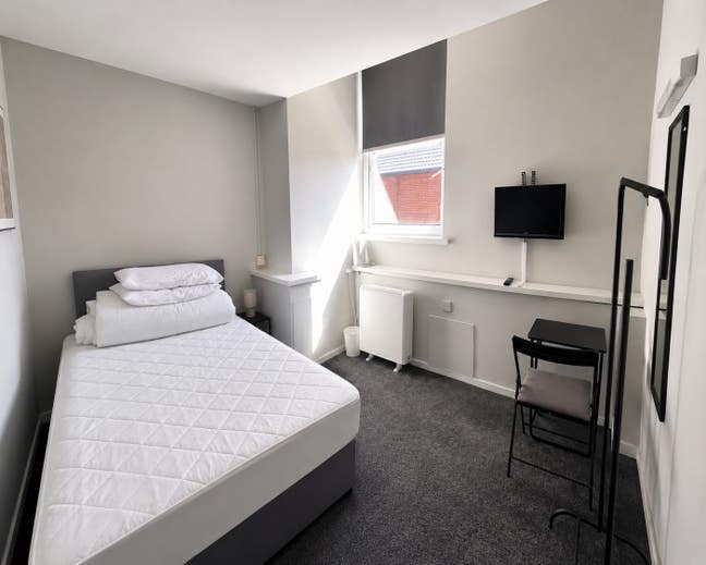6 Bedroom Flat Parrish Court Main Photo