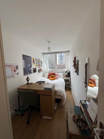 Spare Room in 3 Bedroom Fitzrovia Flat Main Photo