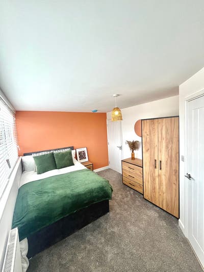 🏡 Stunning  Double Room with En Suite  Main Photo