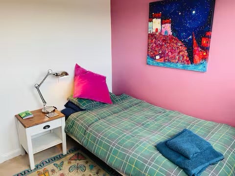 Cosy Single Room (Monday - Friday) Main Photo