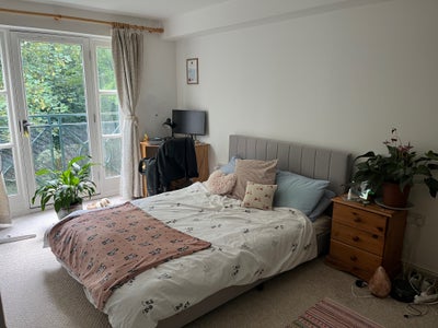 Double room w/ ensuite near Guildford Town Centre Main Photo