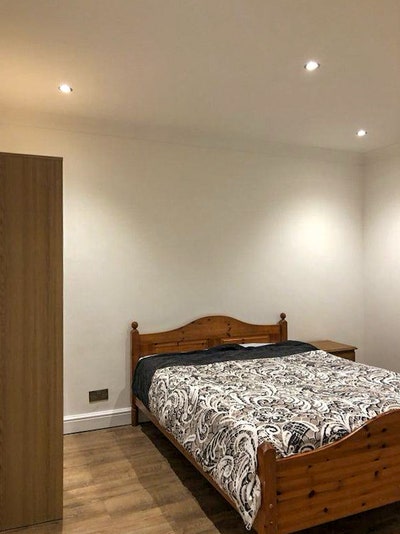 Double Room to Rent - All Bills Included - Basildo Main Photo