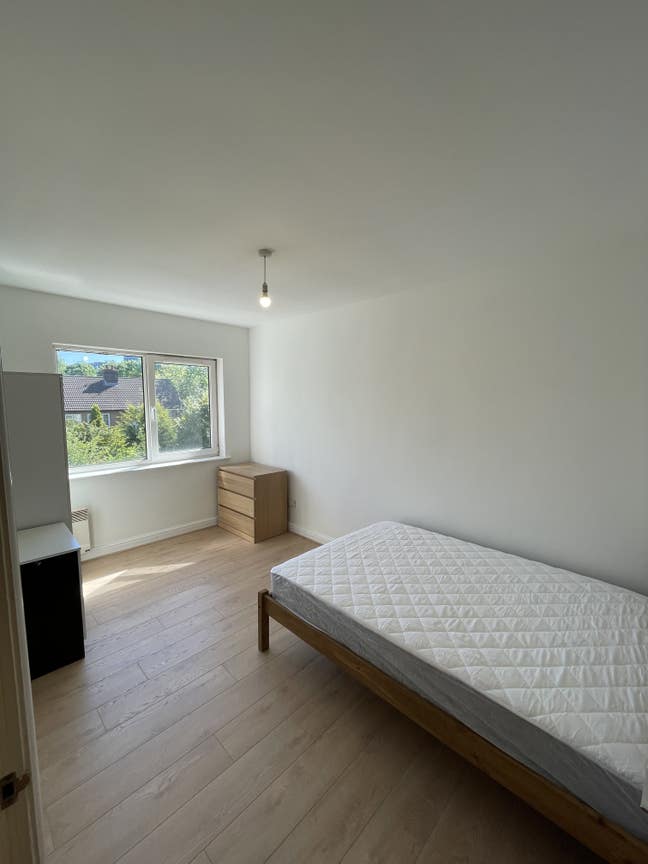 Modern 3 double bedroom apartment Main Photo