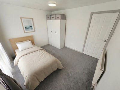 Double Room available Main Photo
