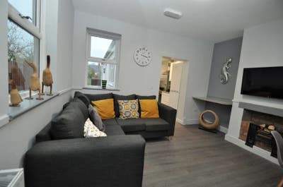 Lovely first floor double en-suite room. Main Photo