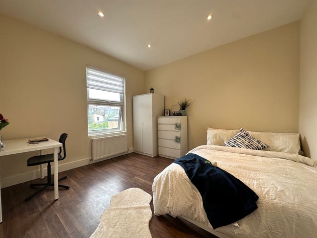 💥 Last Week Offer – 5 Min to Piccadilly Line💥 Main Photo