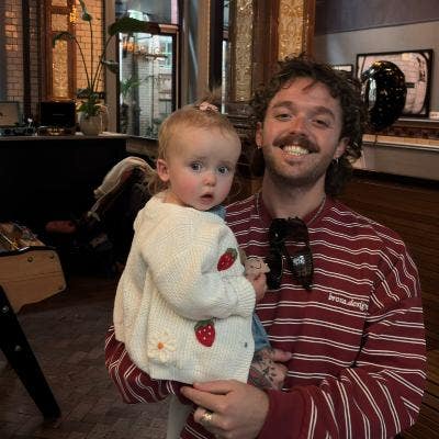 Looking for spare room/flatmate  Main Photo