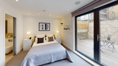 Stunning En-Suite Bedroom Main Photo