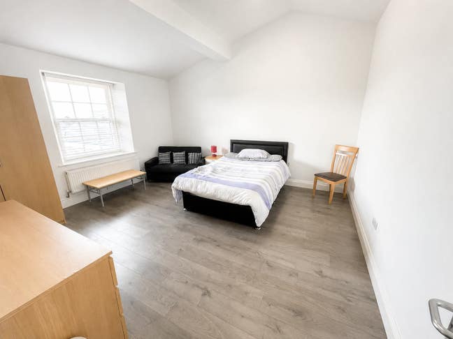 Well presented double rooms close to City Centre Main Photo