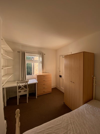 Double room in friendly Iffley house - 1st August Main Photo