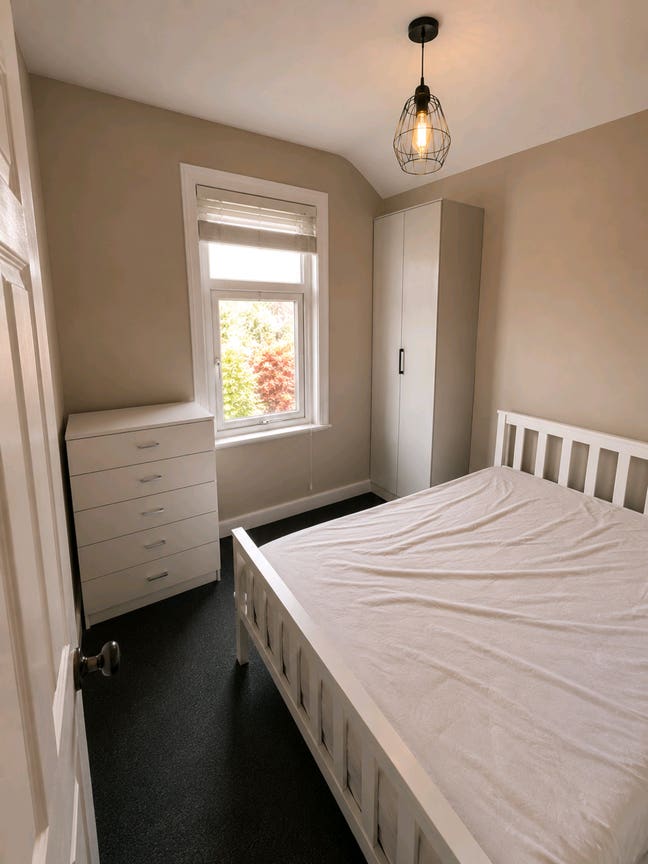 Crewe room near to station, hospital, Bentley  Main Photo