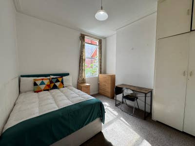 2 rooms / Good Commute / Modern House !  Main Photo